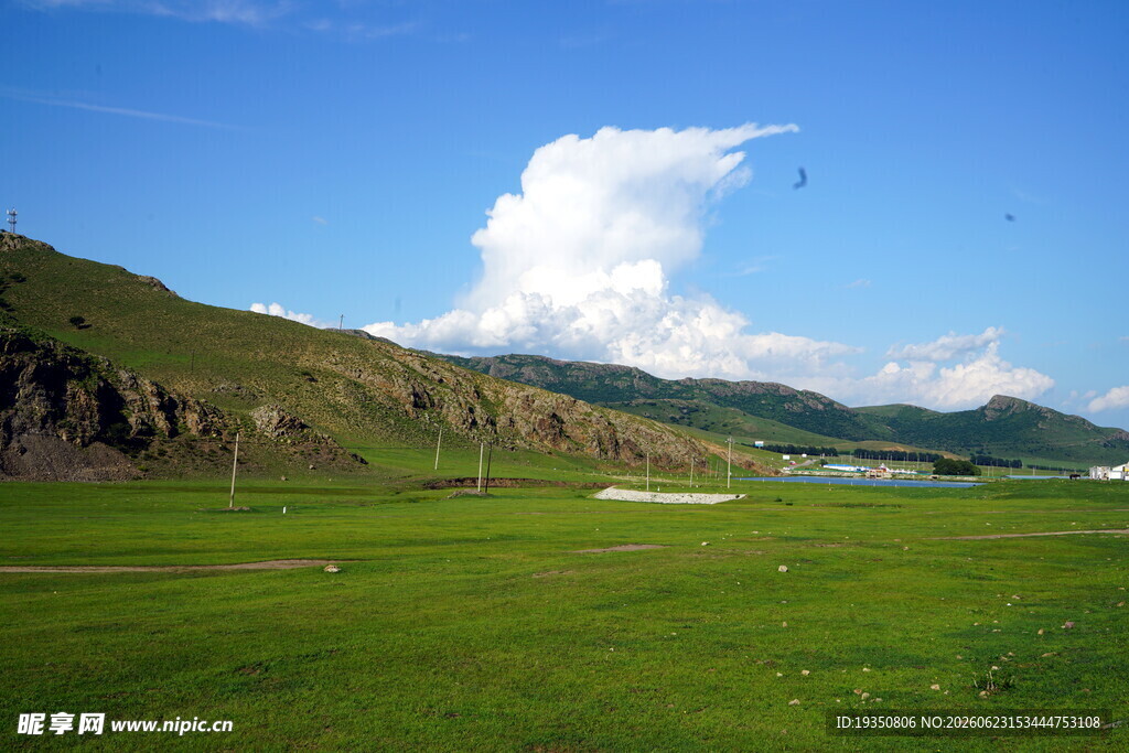 内蒙古山地草原天空景色