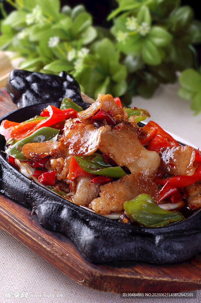香辣美味铁板炒肉