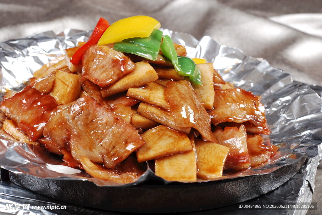铁板美味杏鲍菇炒肉片