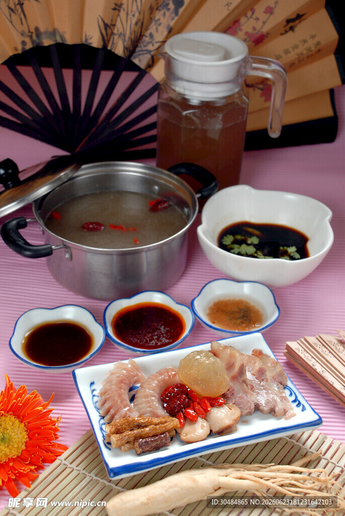 中式火锅美食精致摆盘