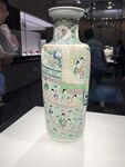 精美彩绘花鸟纹瓷花瓶