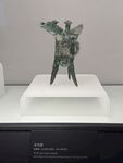 青铜立人像文物展示