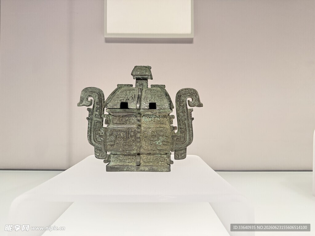 青铜神兽摆件