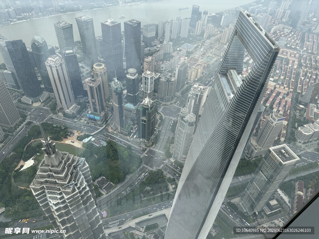 俯瞰繁华都市高楼景观