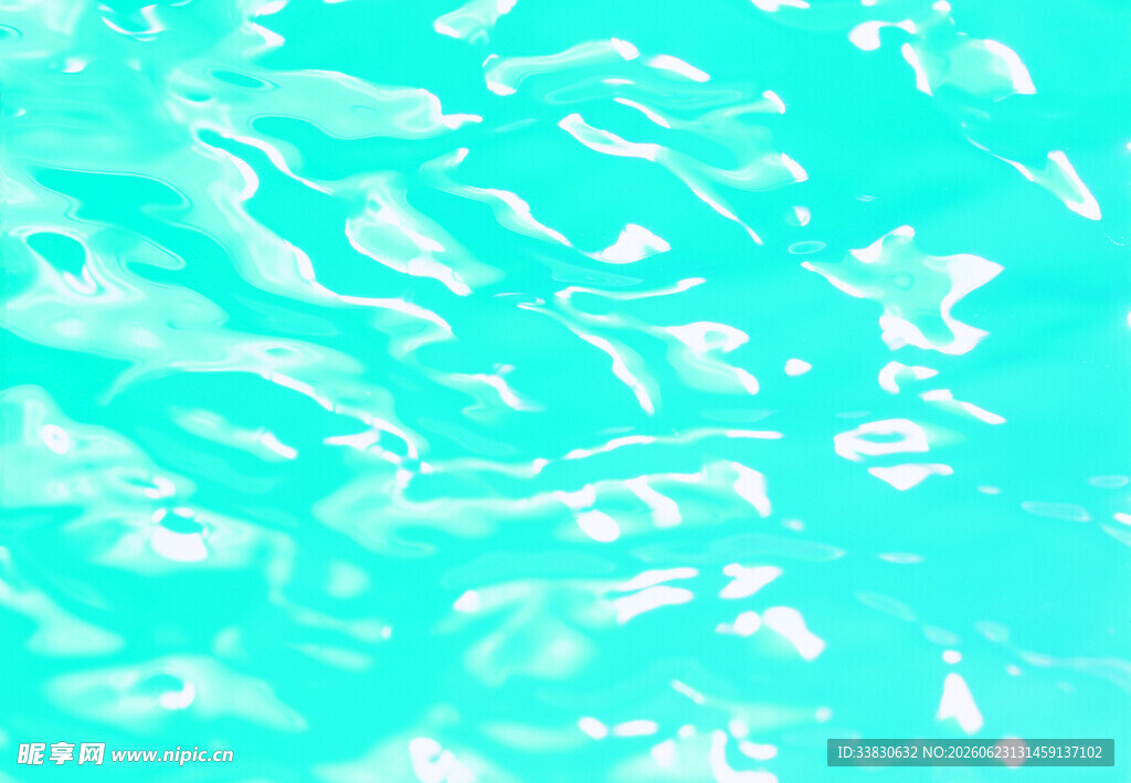 清澈蓝绿色水面波纹