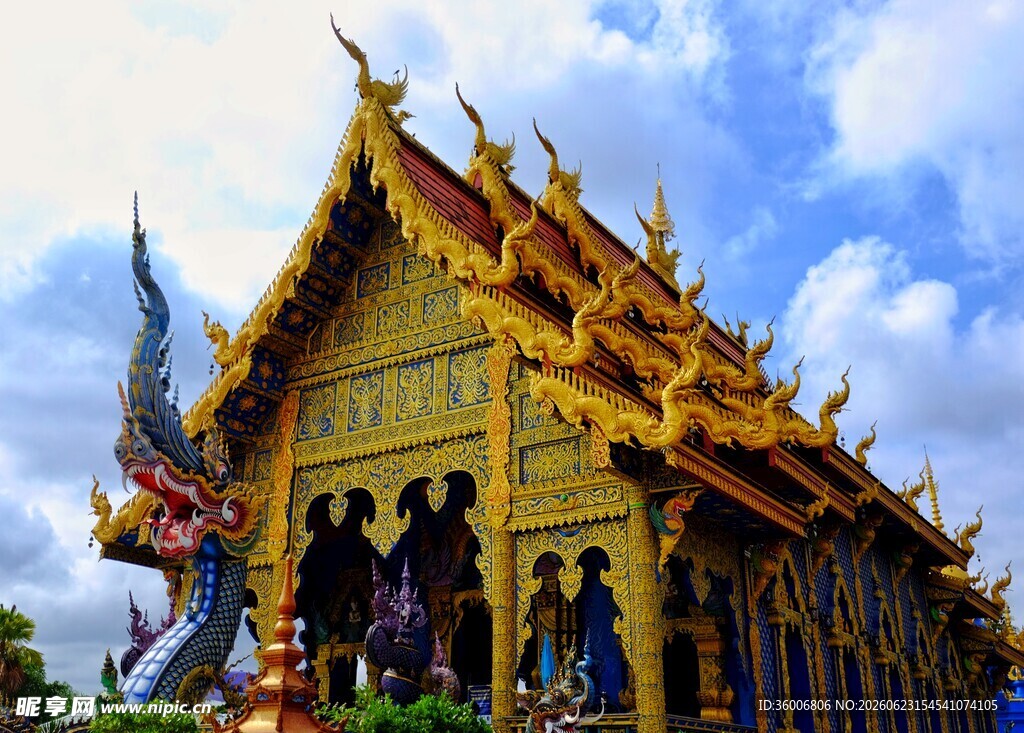 泰国华丽寺庙建筑景观
