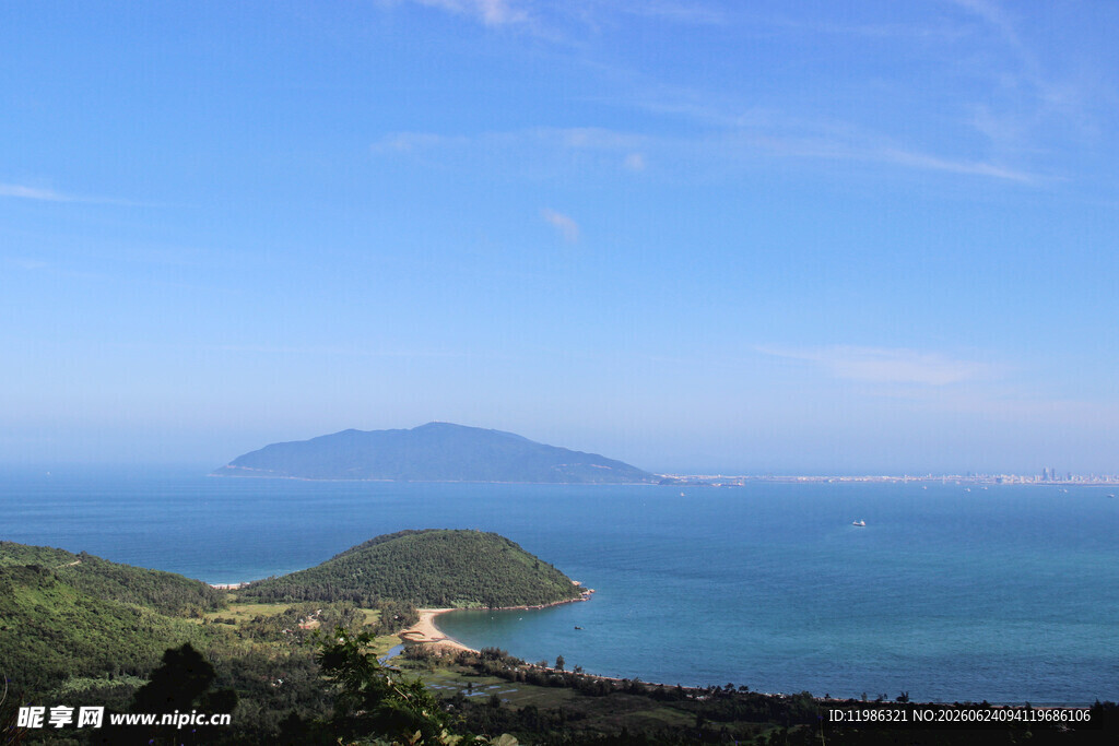 海岸风光远眺蓝色大海