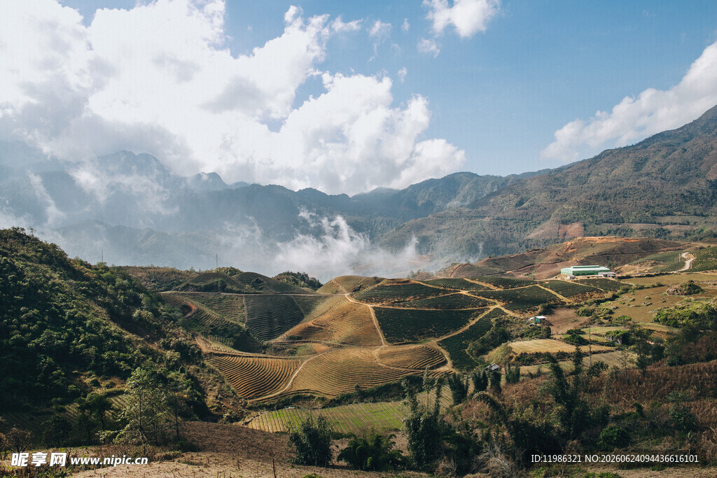 山间壮丽风景