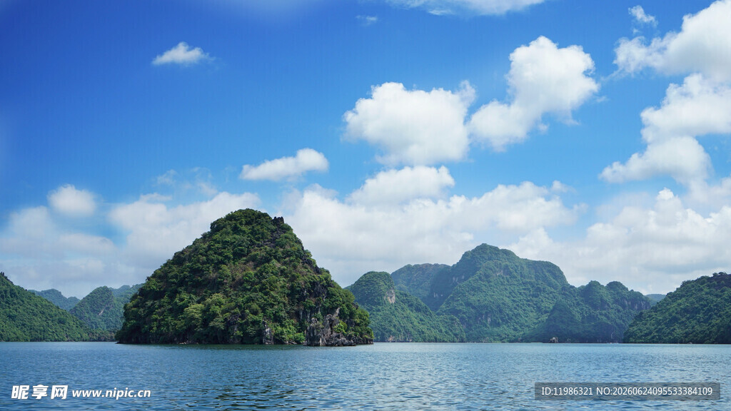海上青山蓝天碧海美景