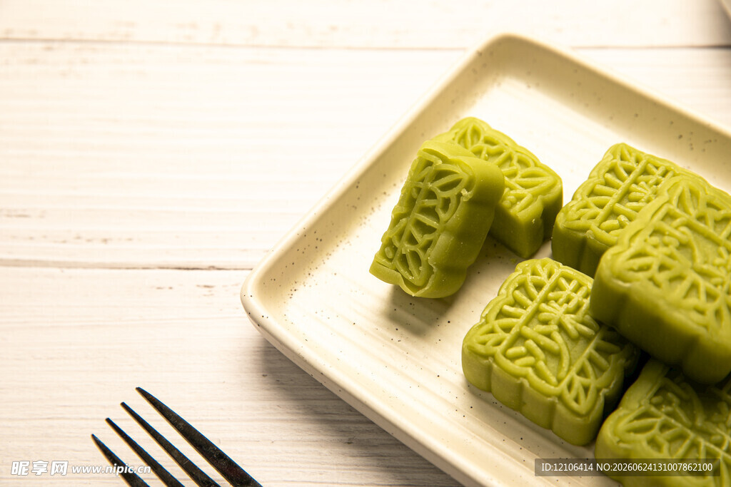 绿豆沙方块糕点