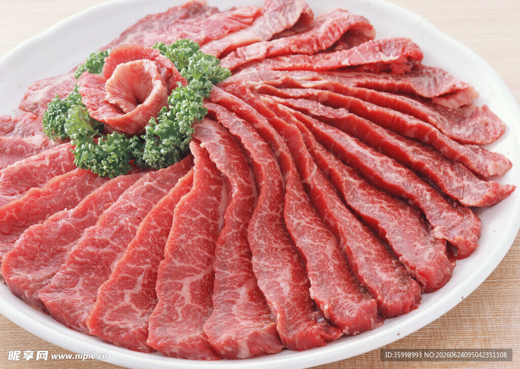 鲜切牛肉片摆盘精美