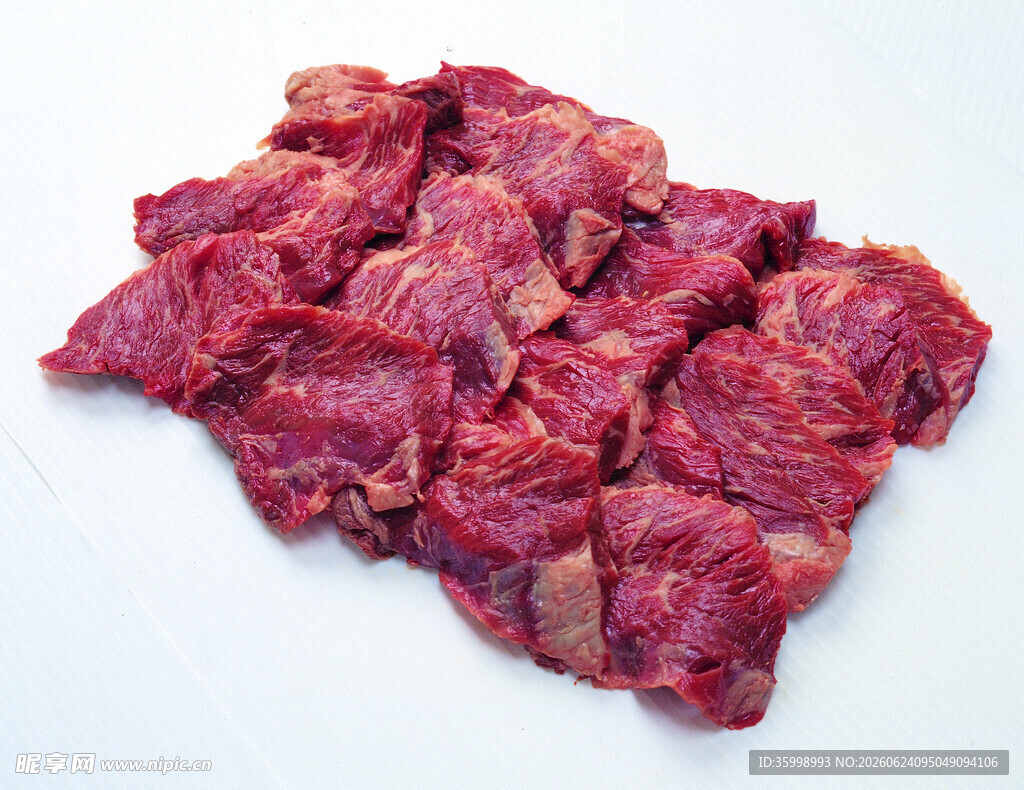 新鲜牛肉切块展示