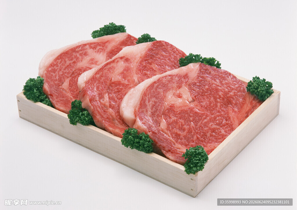 新鲜切片牛肉摆盘展示