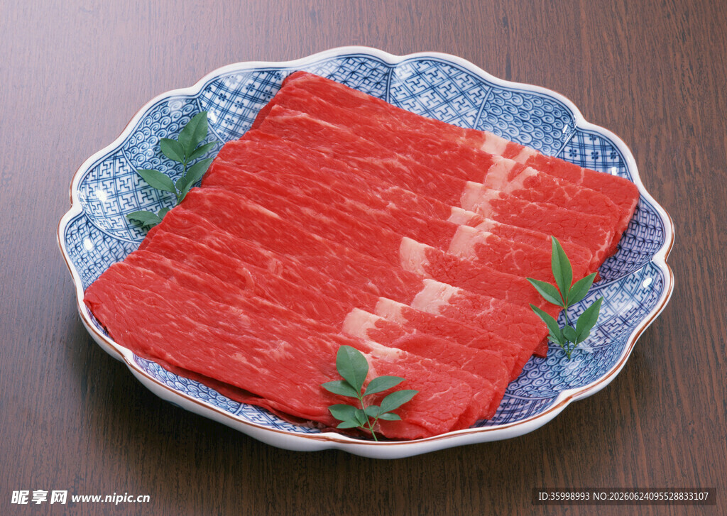 鲜切牛肉片摆盘精致