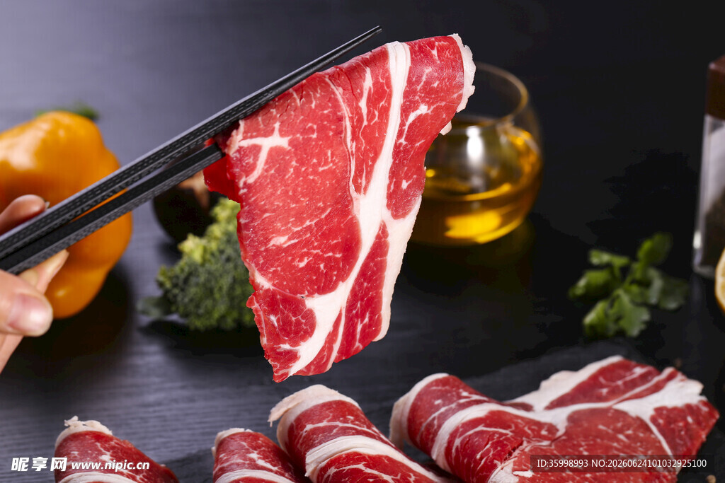 鲜切牛肉片尽显食材质感
