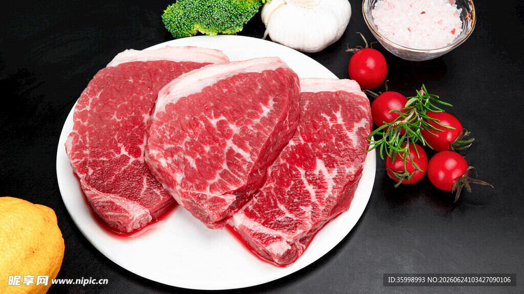 新鲜生牛肉牛排食材展示