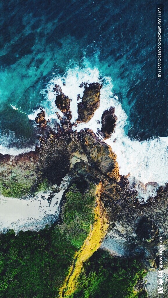 俯瞰海岸壮丽自然景观