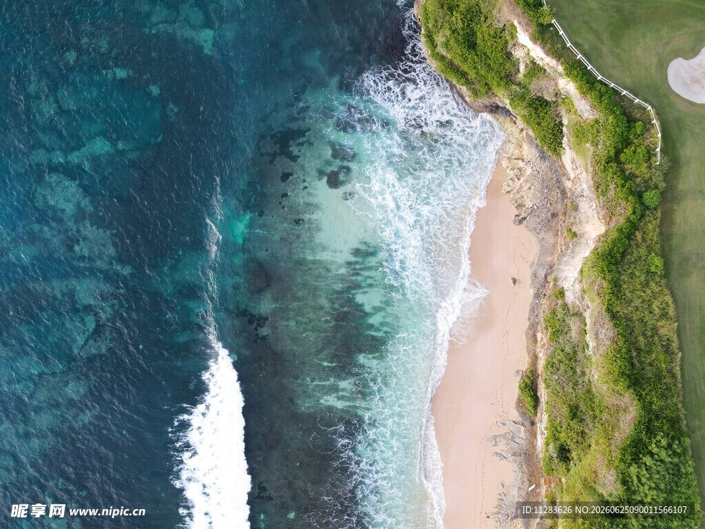 俯瞰碧海白沙美景