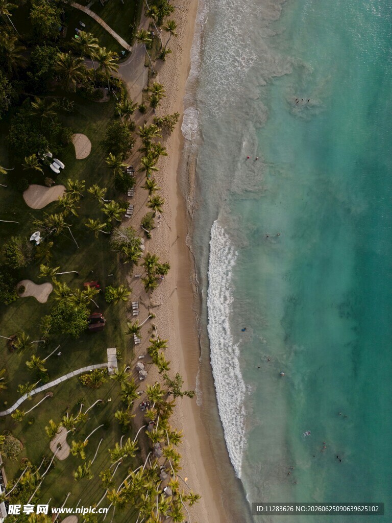 俯瞰美丽的海滨风光