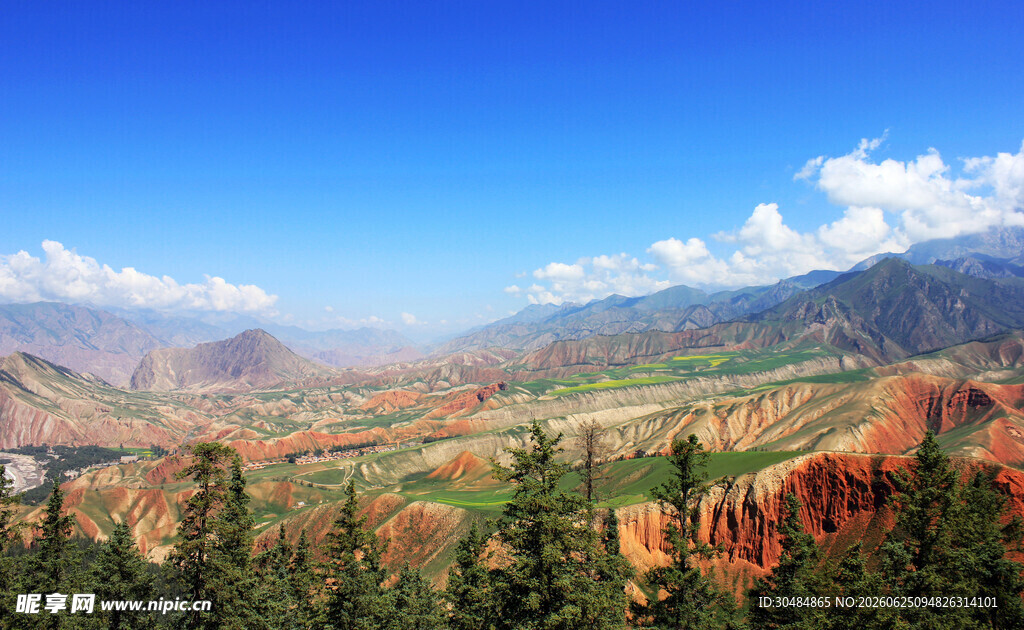 壮丽多彩山地景观