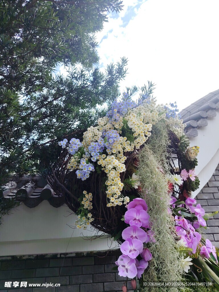 精美悬挂花卉装饰