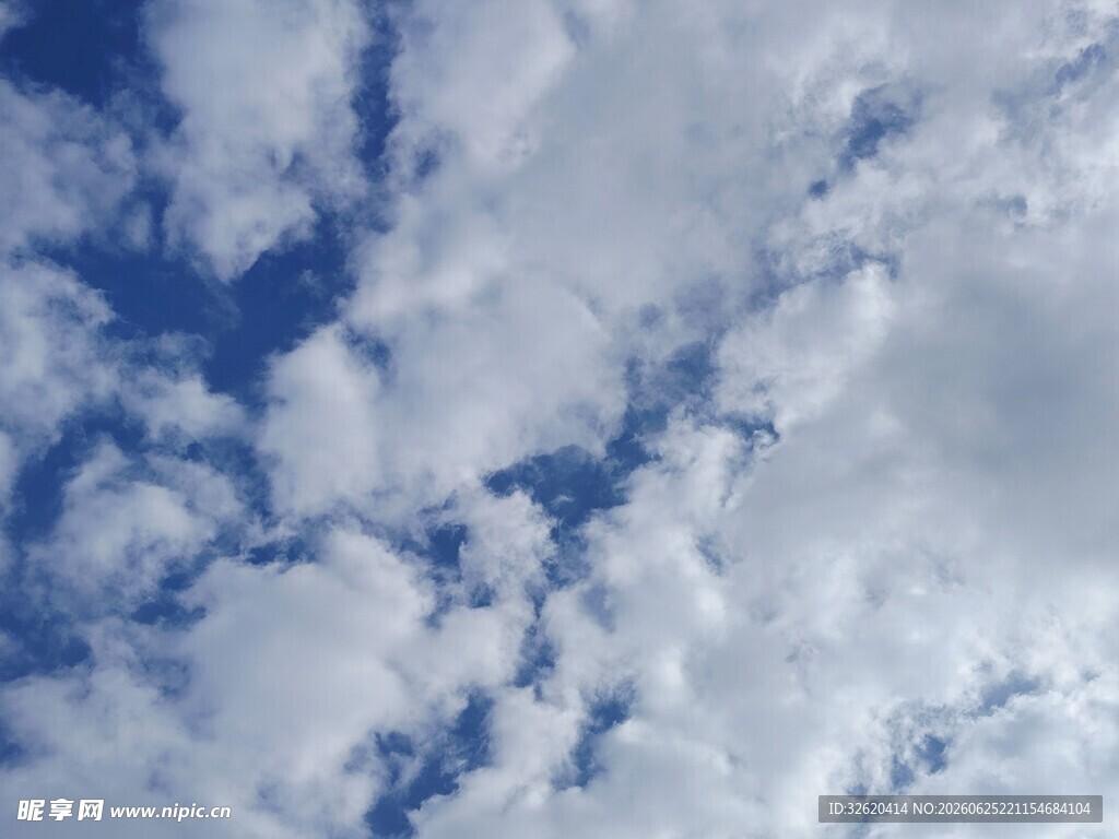 蓝天白云美景