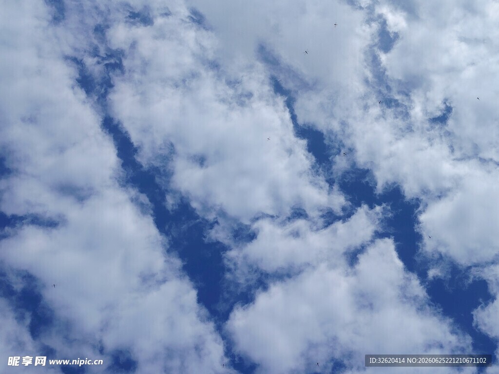 蓝天白云美景