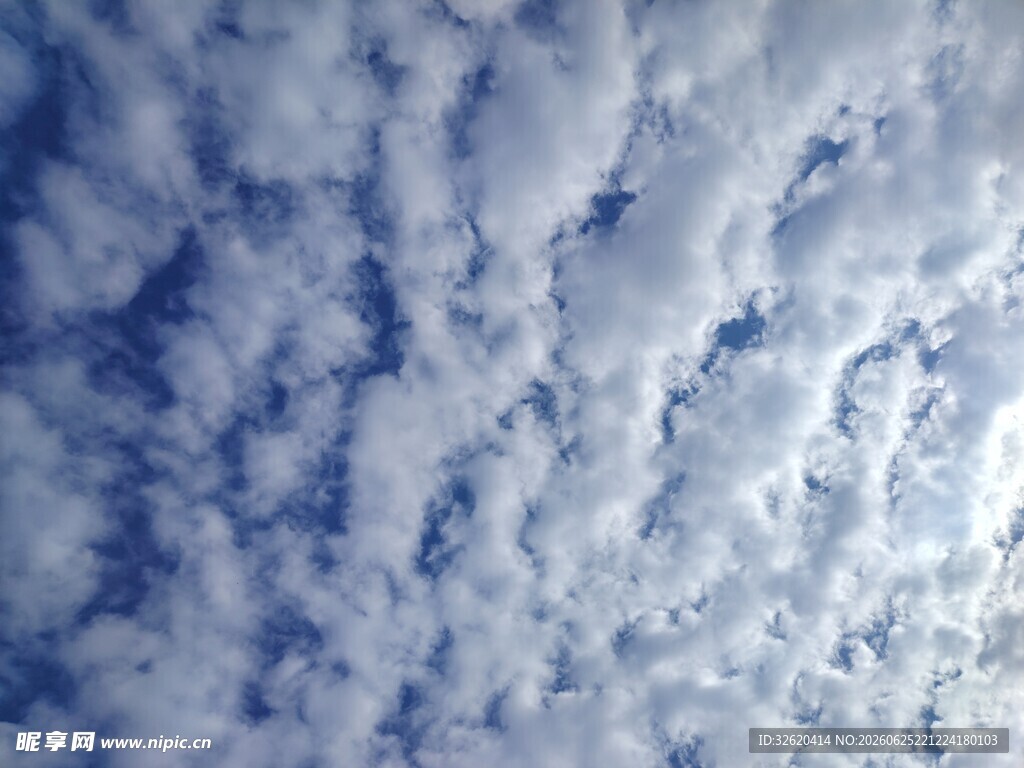 蓝天白云美景