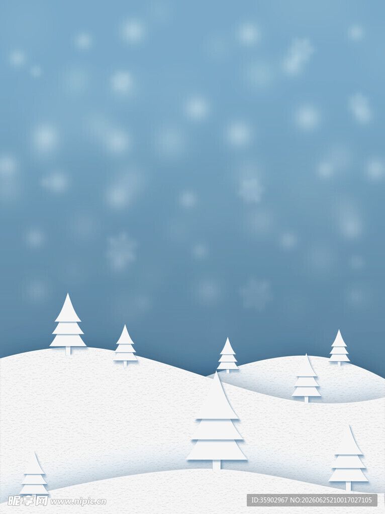冬日雪景中的静谧山林