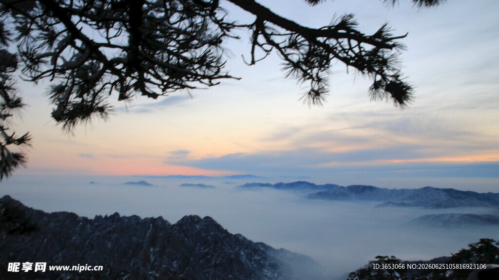 山间日出云海美景