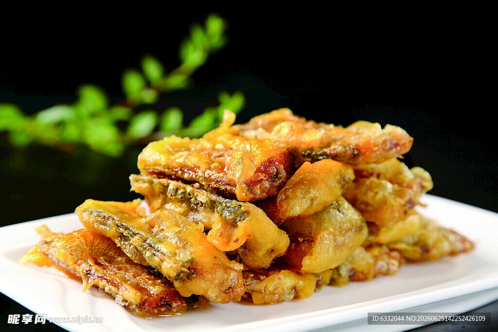 干炸带鱼  香酥美味炸茄盒