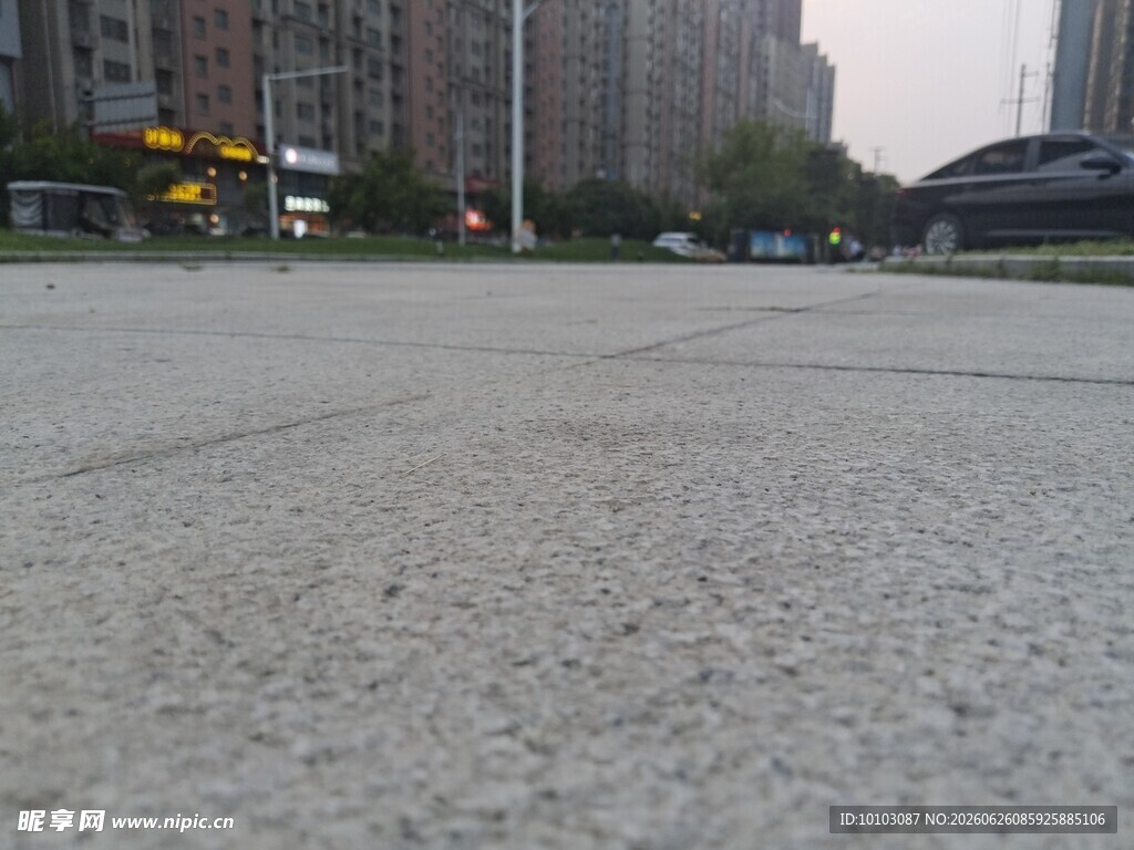城市空旷路面场景