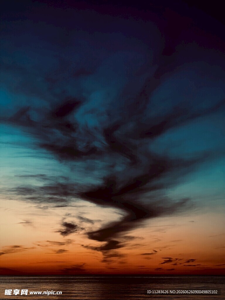 海边黄昏天空梦幻景象