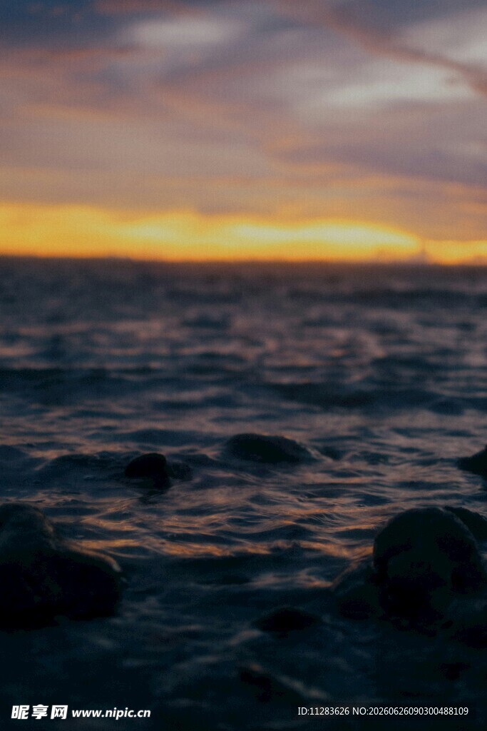 海边日落时分的壮丽海景