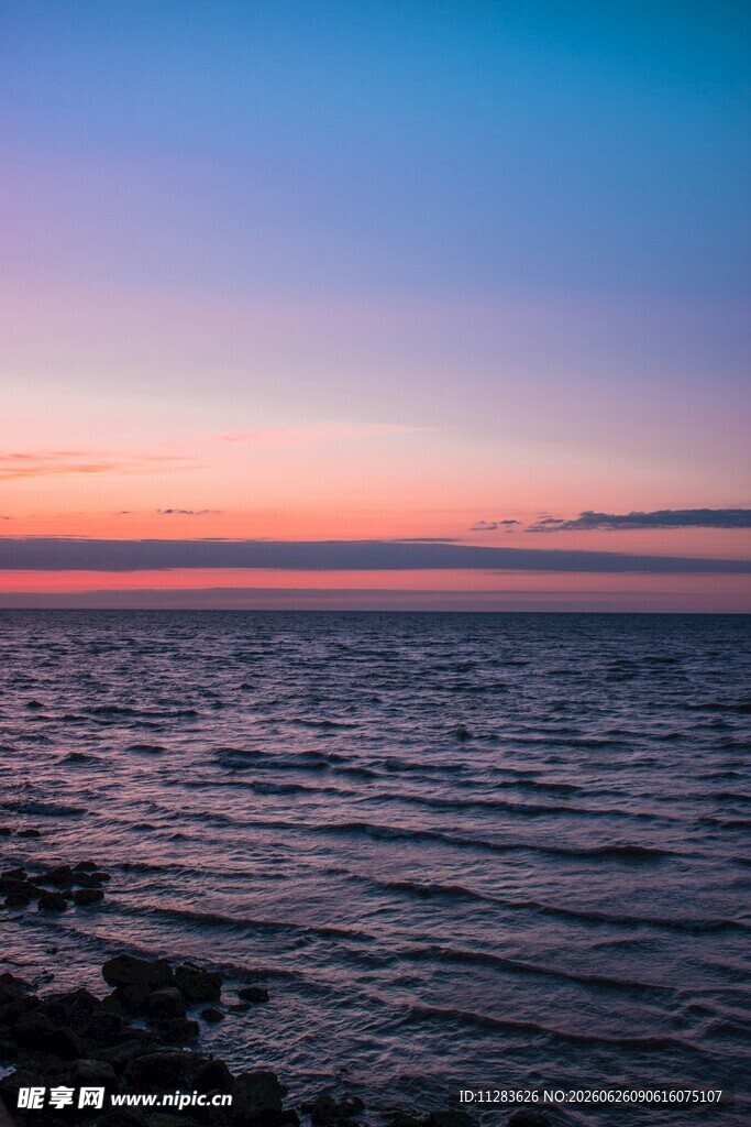 海边绝美日落时分景致