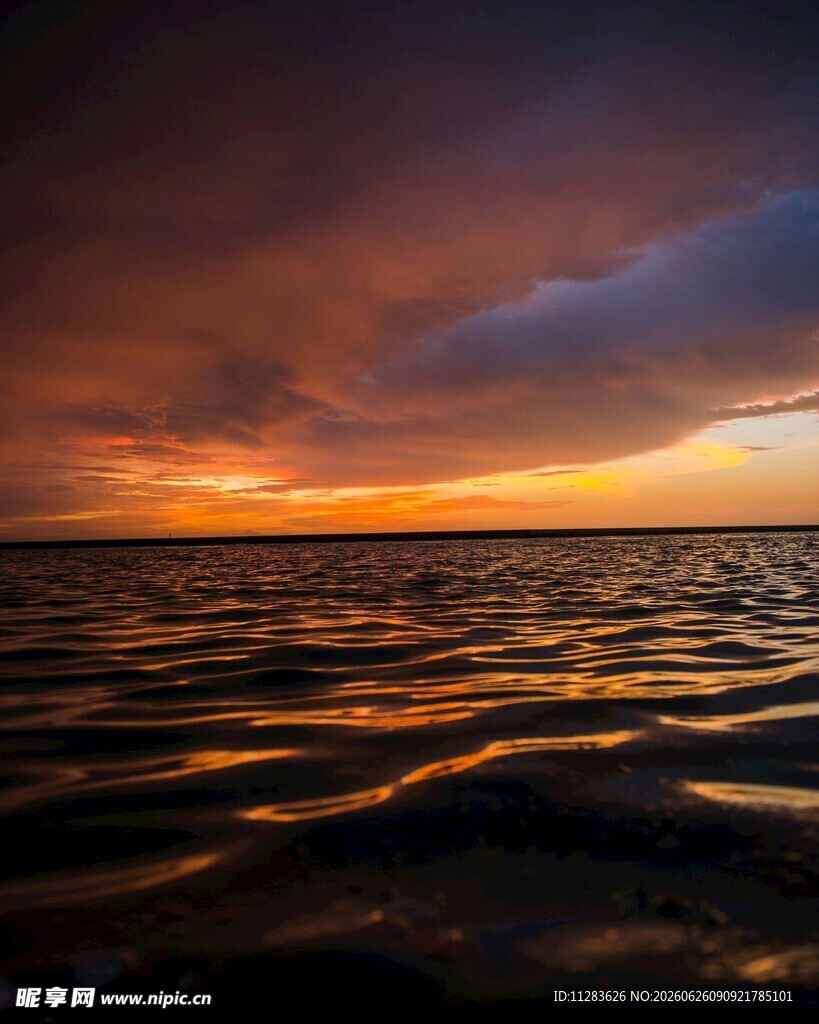 海上日落美景