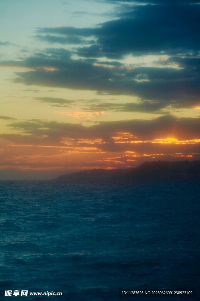 海上绚丽日落美景