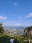 山顶俯瞰壮丽山景风光