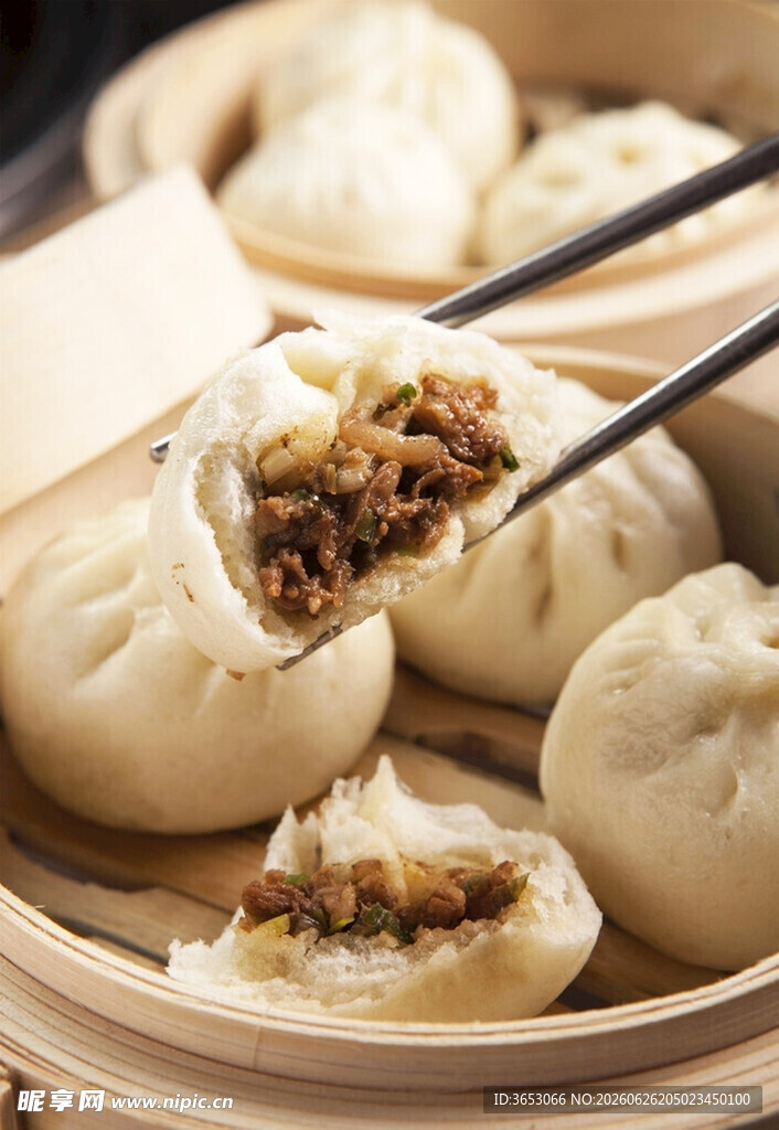 美味多汁的肉馅小笼包