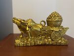 金色牛车摆件