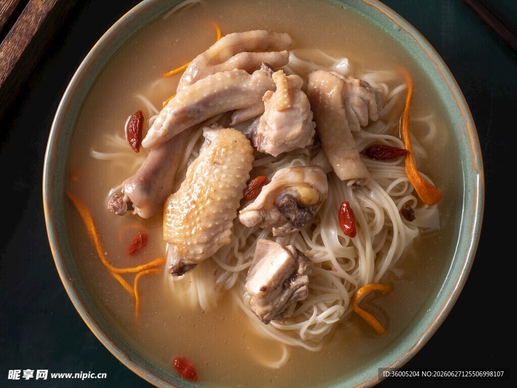 滋补鸡汤营养美味