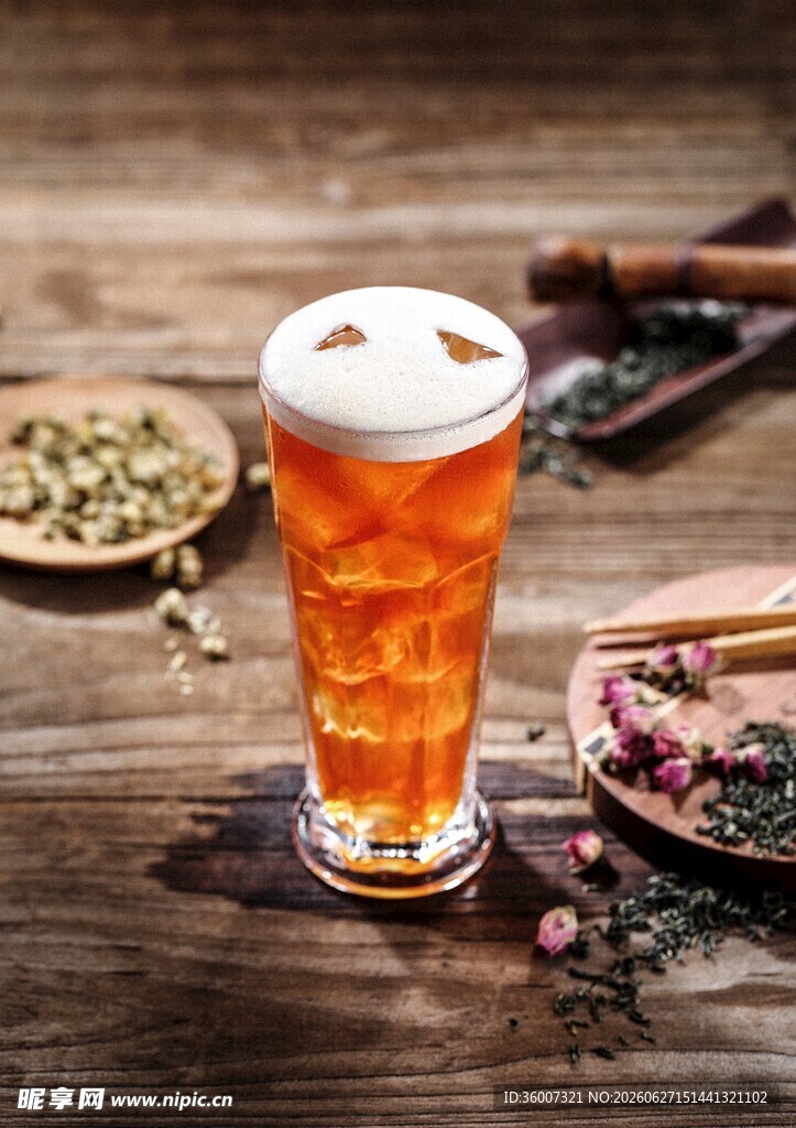 冰爽茶饮配丰富配料