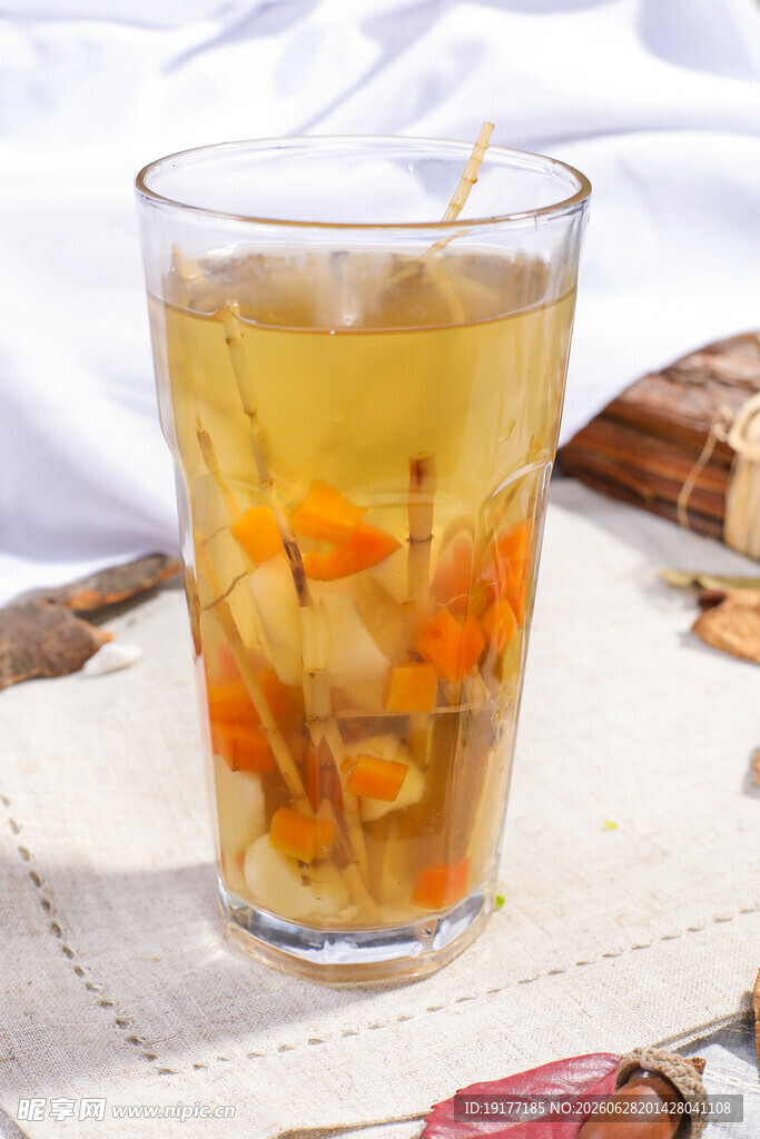 枸杞菊花茶一杯
