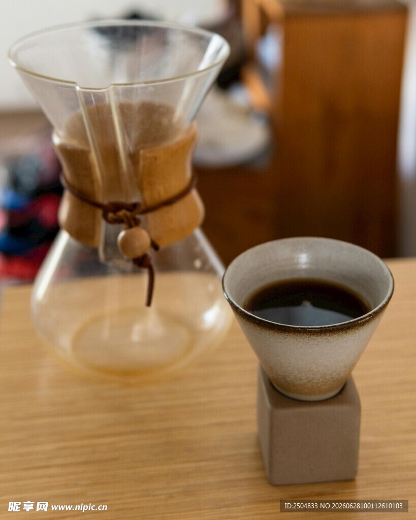 手冲咖啡器具与成品展示