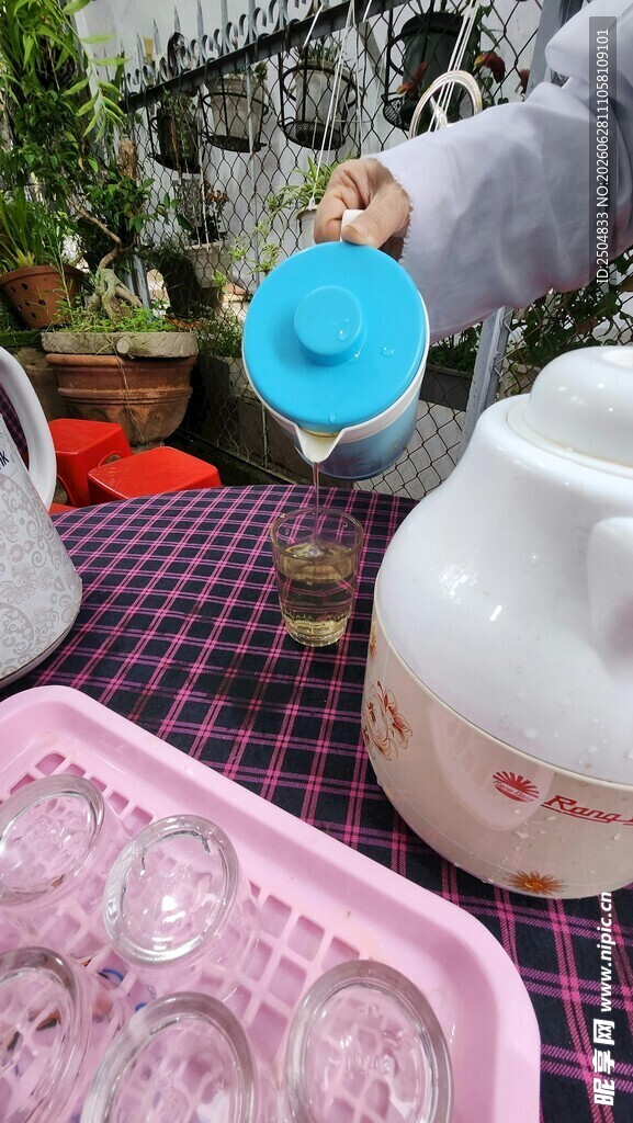 户外茶具布置场景
