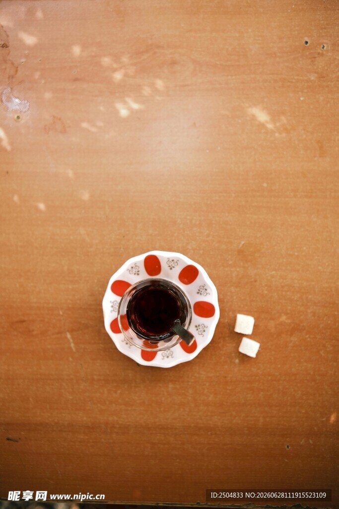 复古风杯碟与方糖