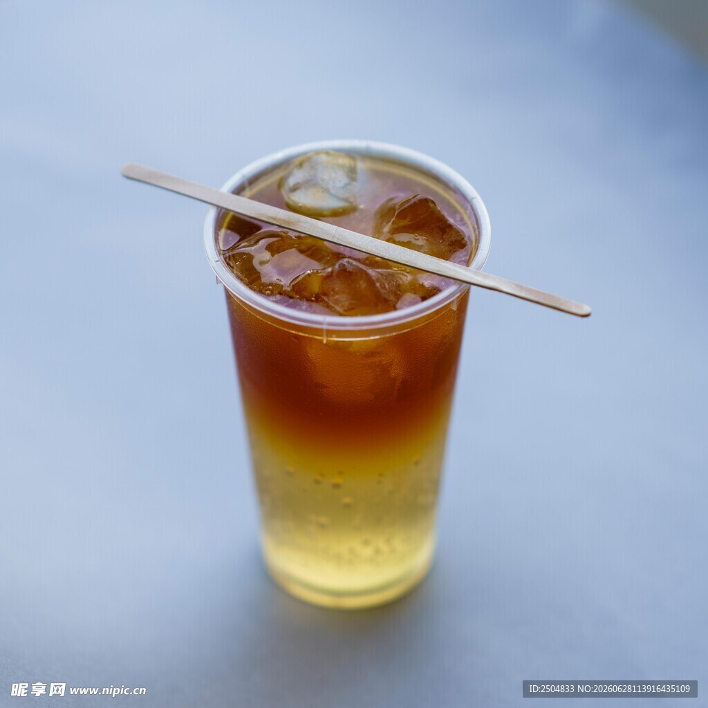 冰爽分层茶饮
