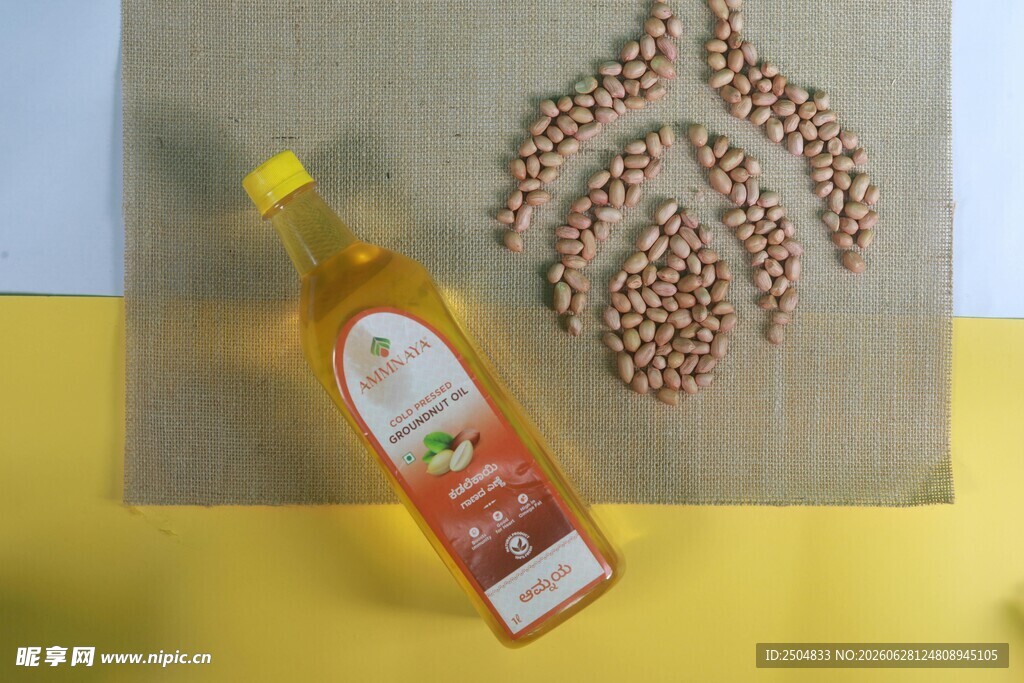食用油旁的创意谷物图案