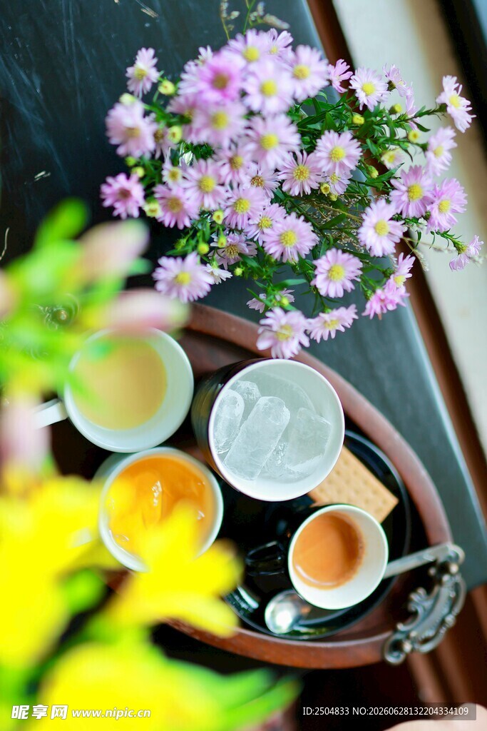 花茶 杯子 花朵 窗台 饮品 