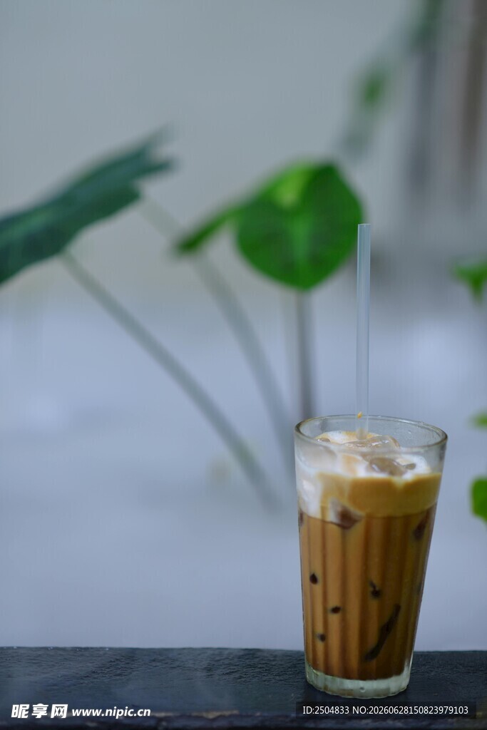冰咖啡 饮品 咖啡杯 冰块 奶